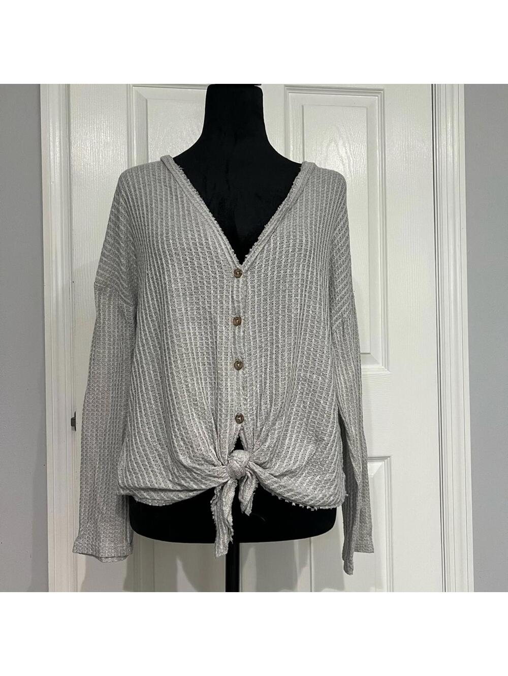 Women’s Long Sleeve Tee | Forever 21 | Size Medium